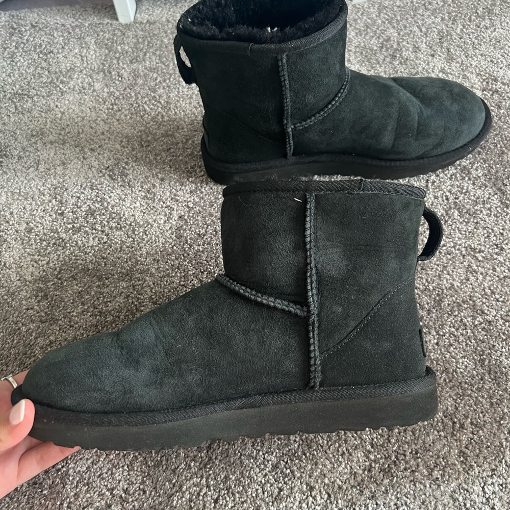 UGG mini 
Black - Picture 4 of 9